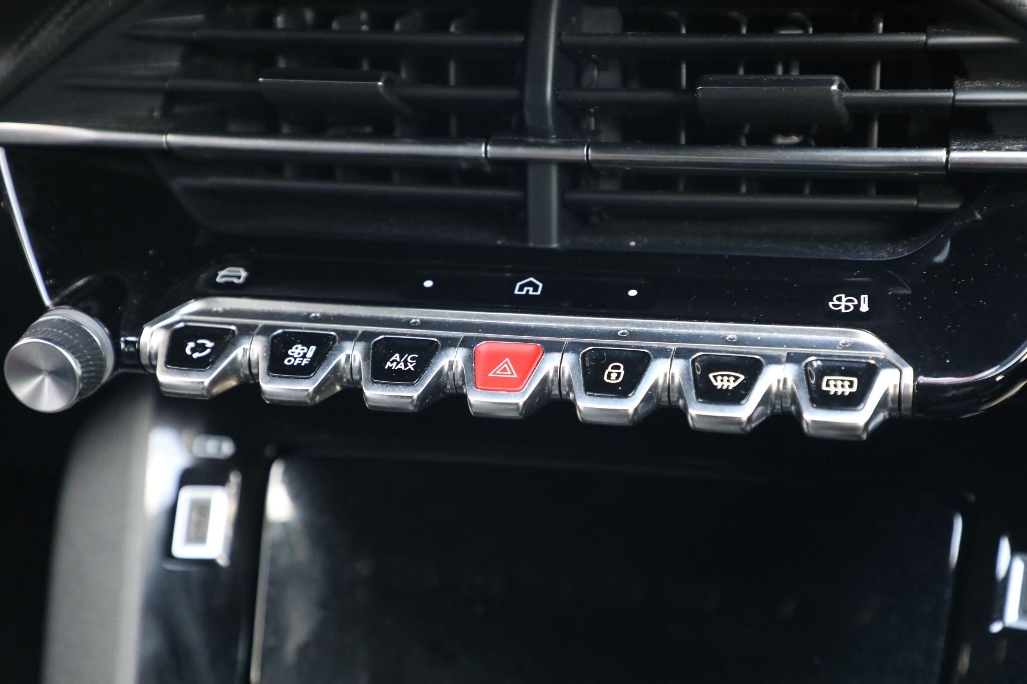 Large vehicle image
